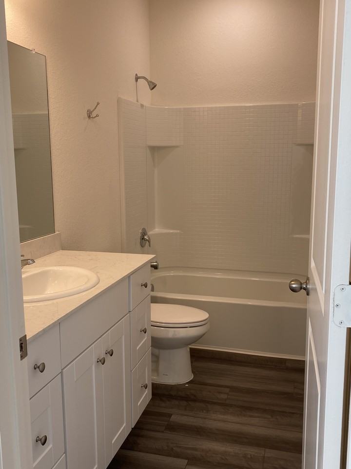 787 Wellington Dr #NA - Photo 5 of 14