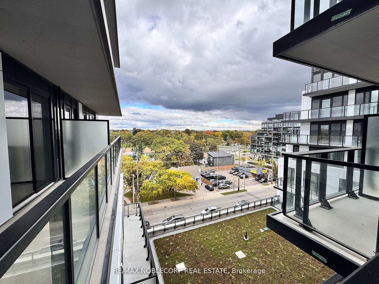801 The Queensway - Photo 7 of 7