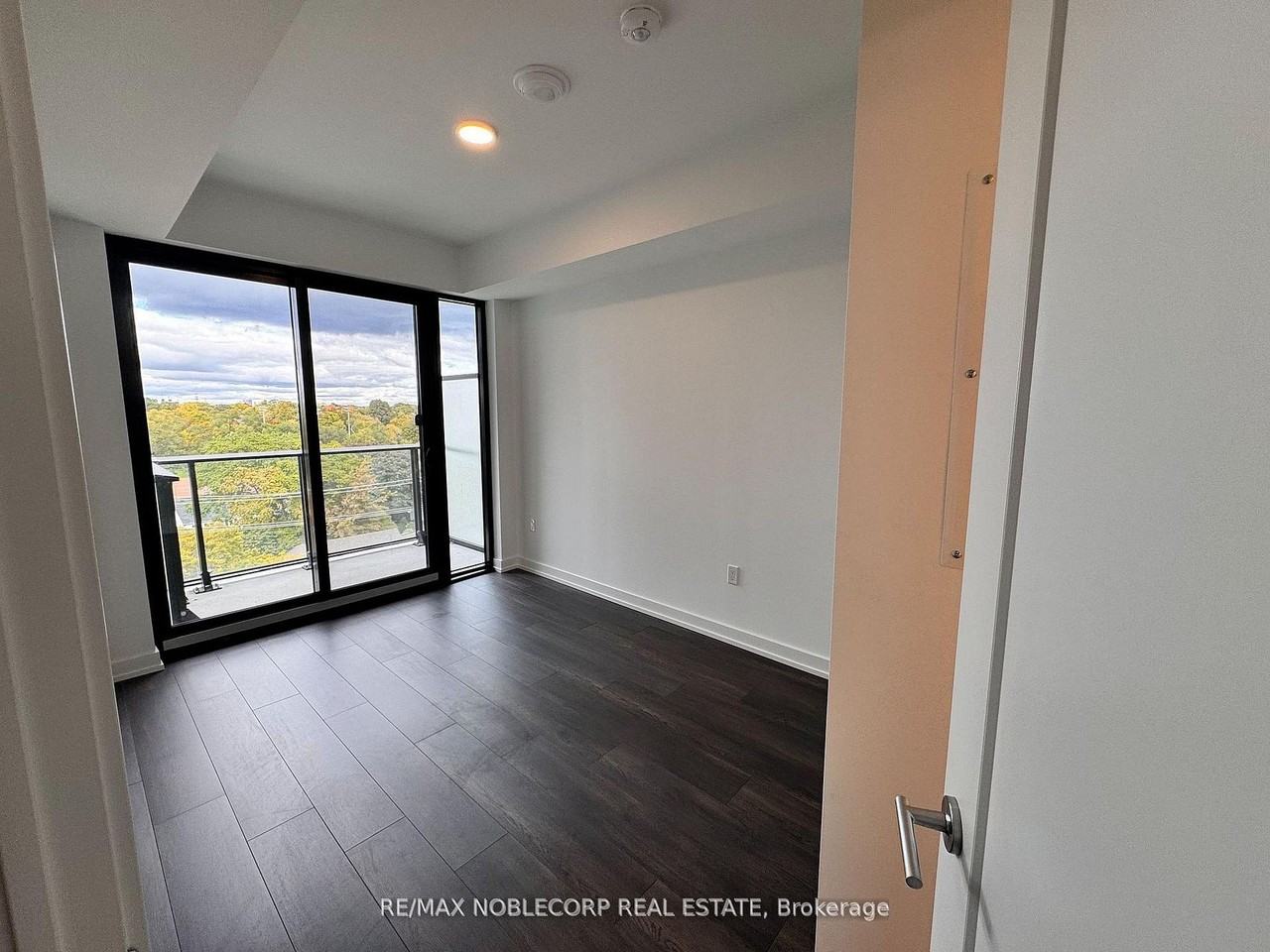 801 The Queensway - Photo 3 of 7