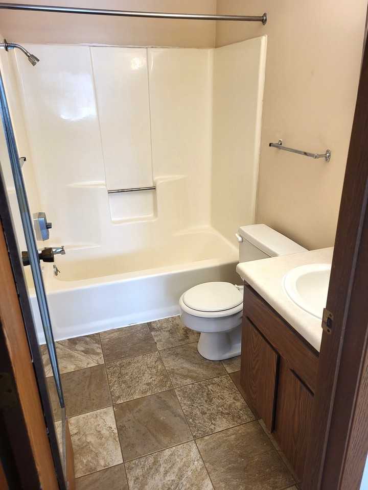 Miltona Apartments - Photo 7 of 10