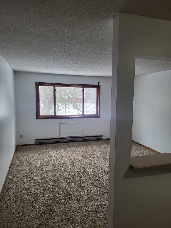 Miltona Apartments - Photo 6 of 10