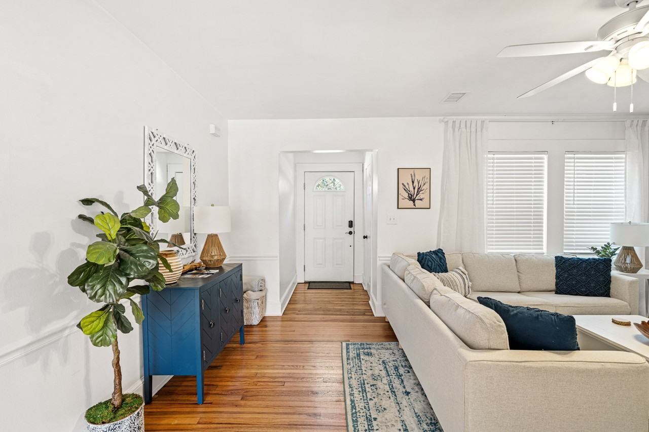 1713 W Paris Ave #1 - Photo 4 of 18