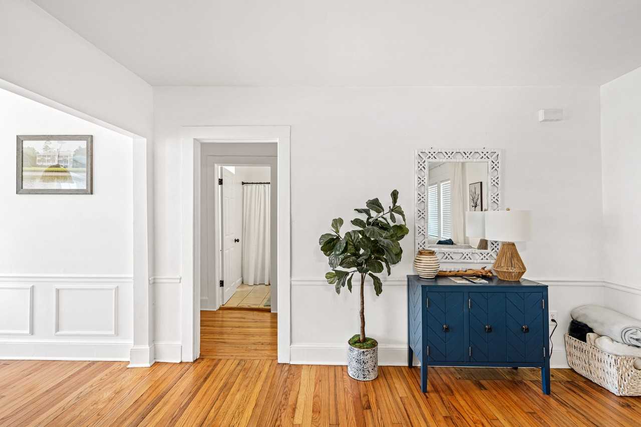 1713 W Paris Ave #1 - Photo 7 of 18