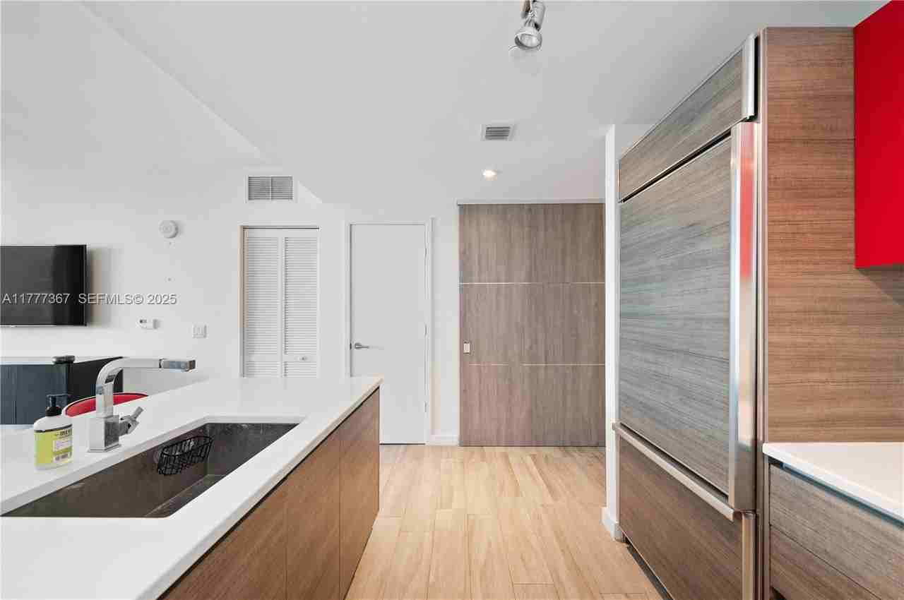 1100 South Miami Avenue #3102 - Photo 3 of 9