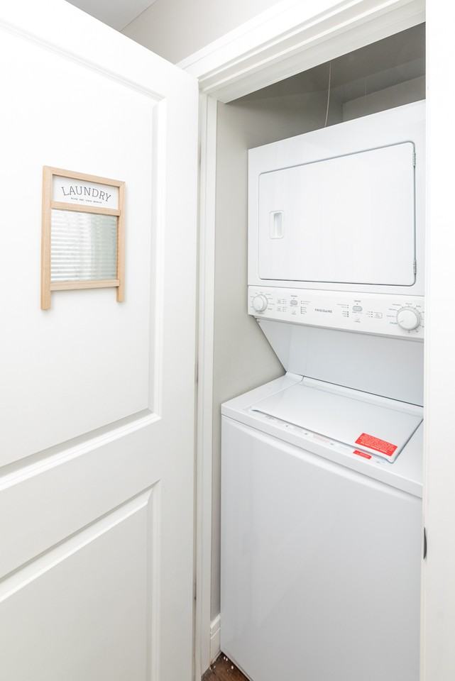 3058 N Kostner Ave #1E - Photo 6 of 17