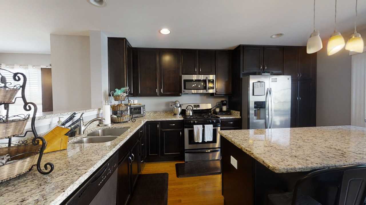 551 George St - Photo 6 of 17