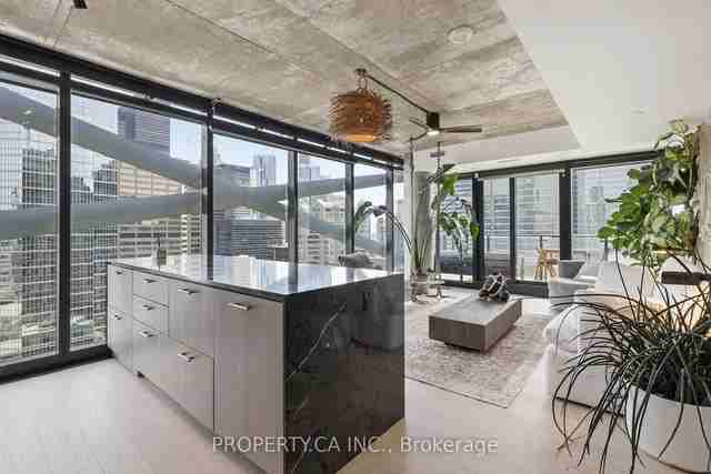 224 King Street West - Photo 2 of 22