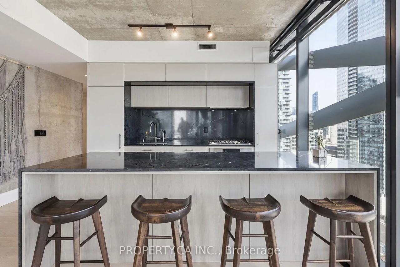 224 King Street West - Photo 4 of 22