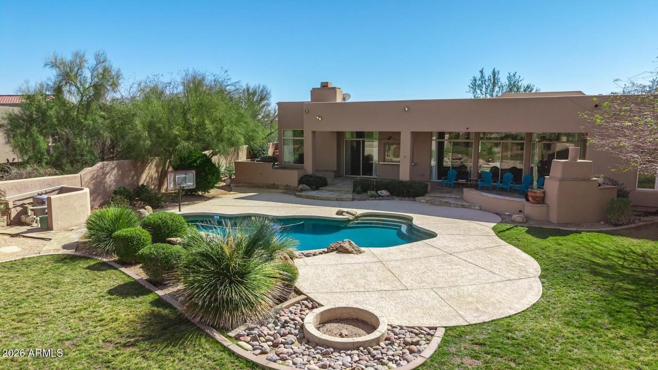 7944 E Parkview Ln - Photo 2 of 50