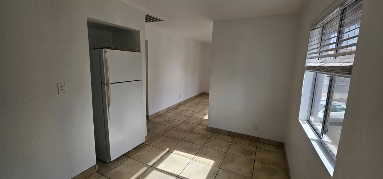 1551 E Christy Dr #6 - Photo 5 of 11