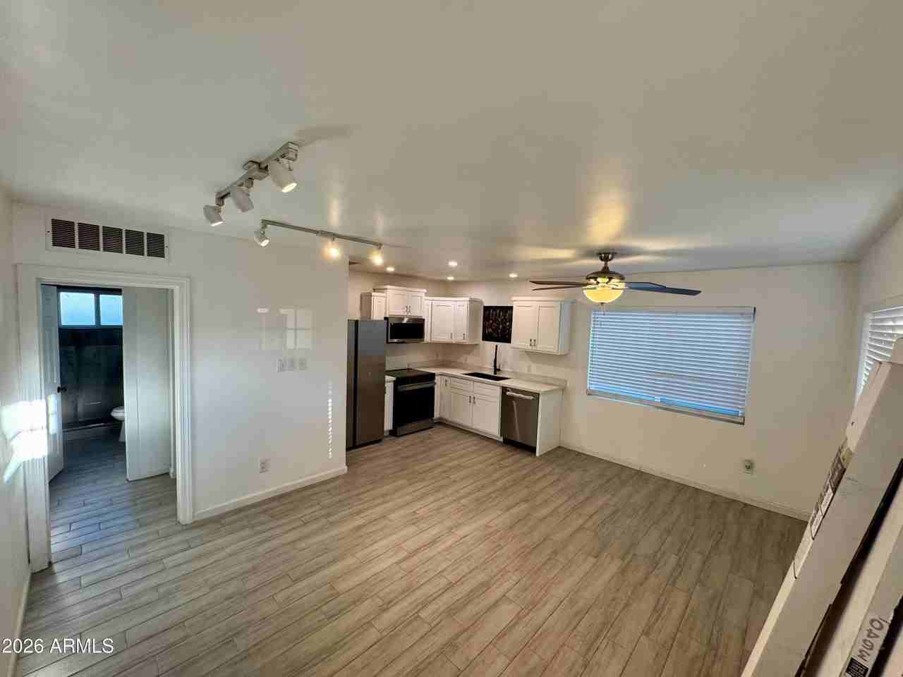 1409 N 5th St - Photo 3 of 9