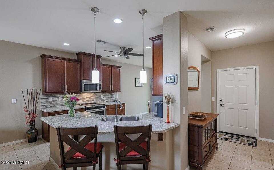 17701 W Cedarwood Ln - Photo 2 of 19