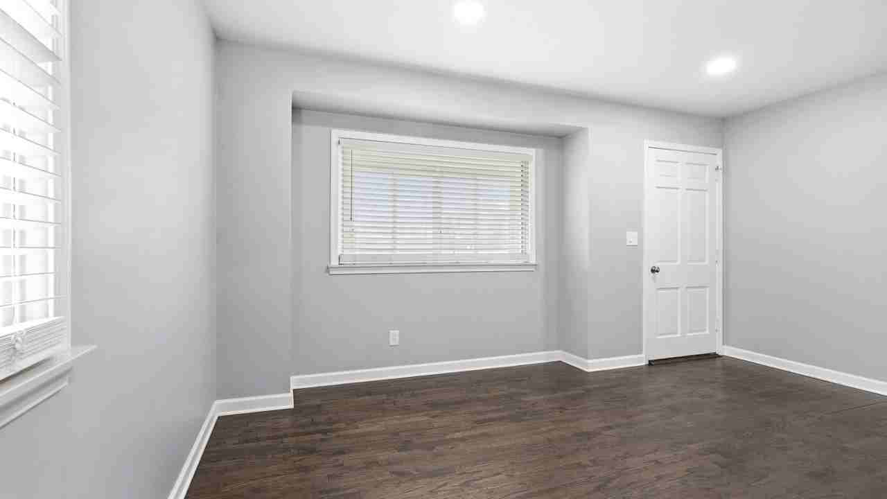 1065 E Cross St #1 - Photo 5 of 13