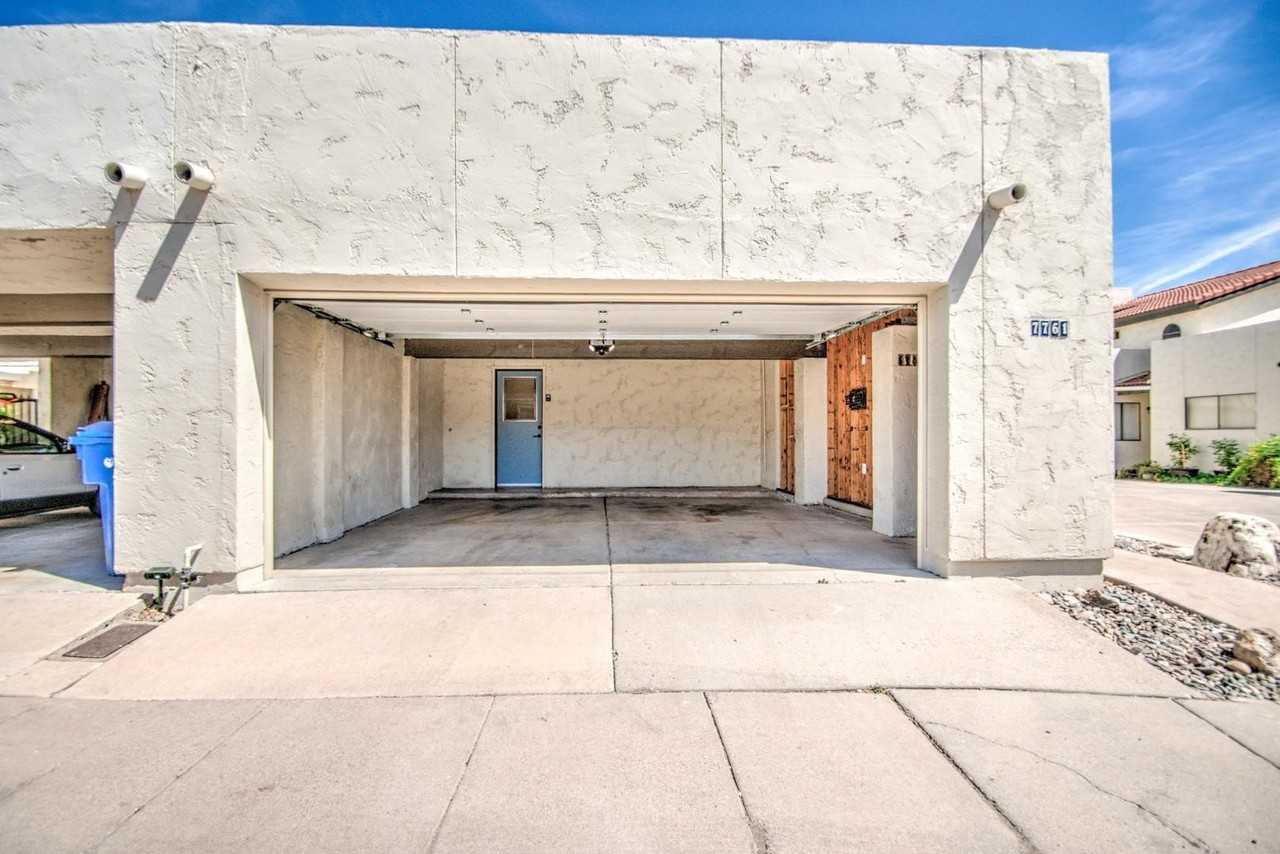 7761 N 19th Dr - Photo 2 of 32