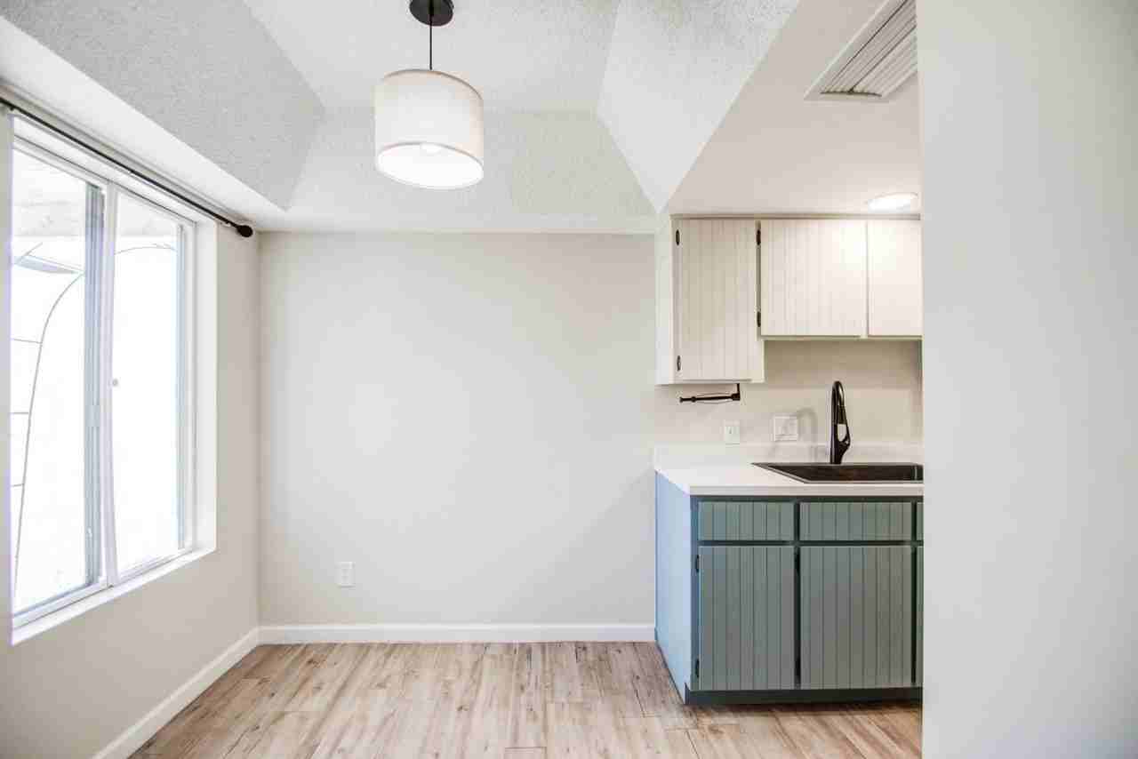 7761 N 19th Dr - Photo 7 of 32