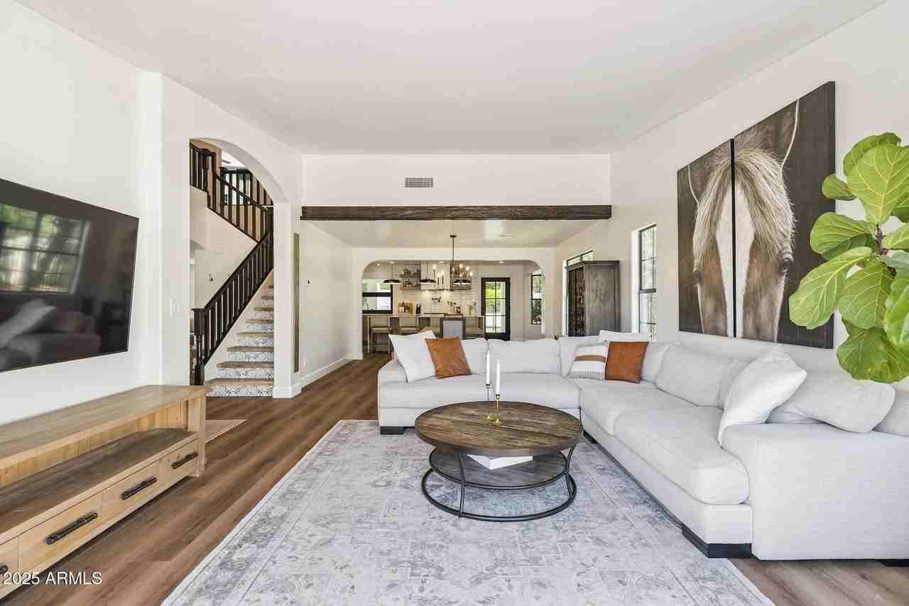 5556 E Sandra Ter - Photo 4 of 30