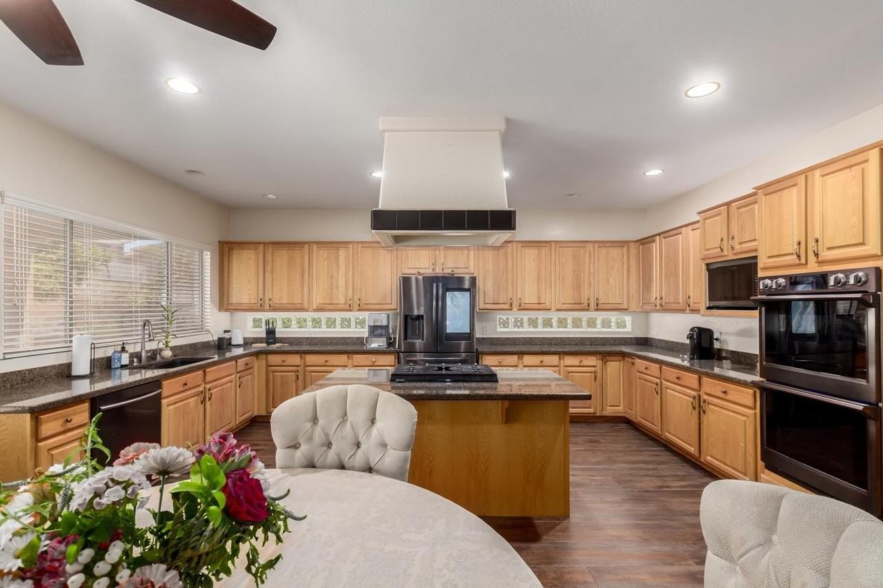 13324 W Annika Dr - Photo 4 of 17