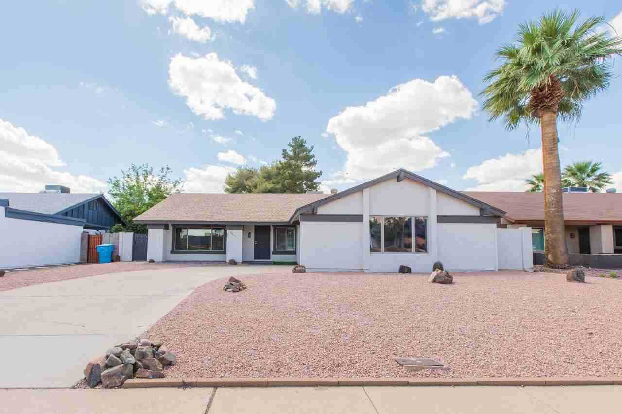 2607 E Larkspur Dr - Photo 3 of 50