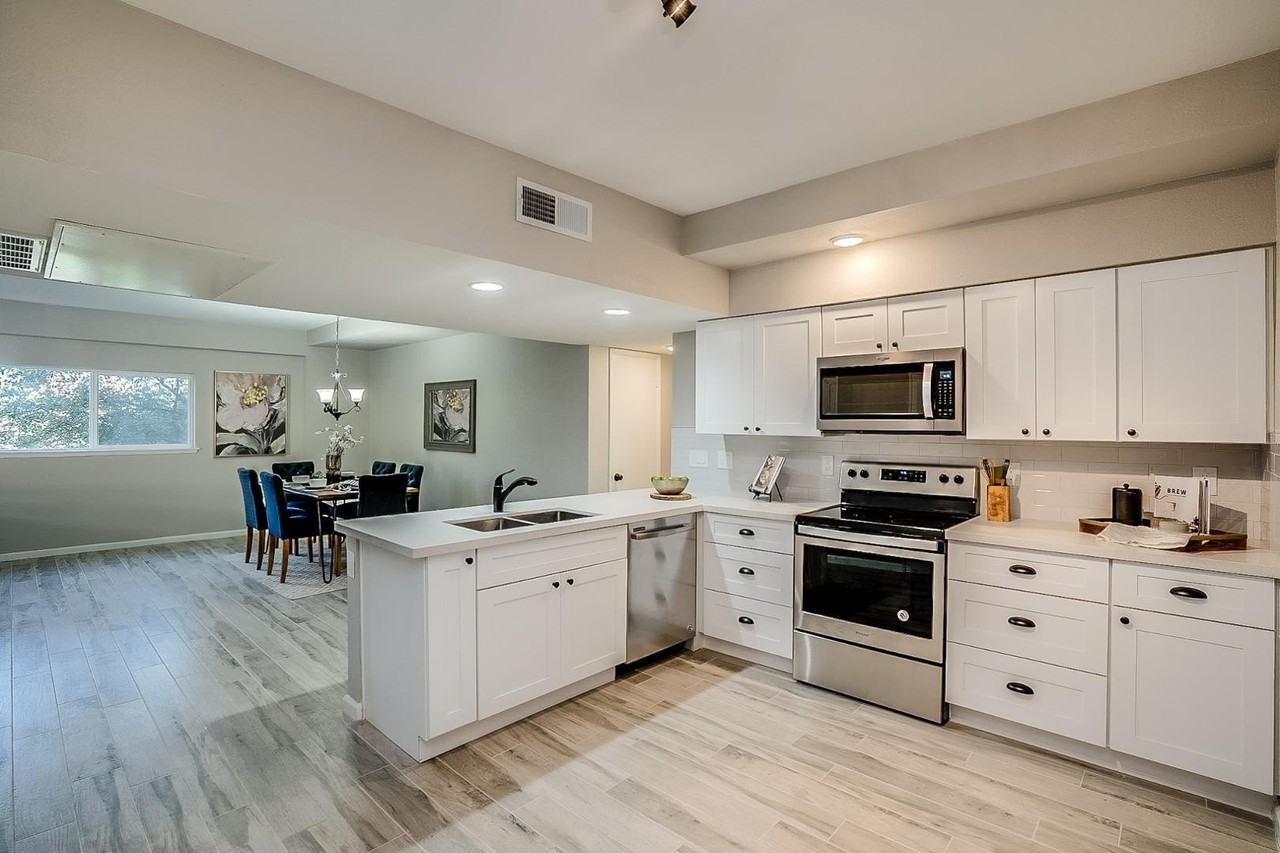 351 E Thomas Rd #D201