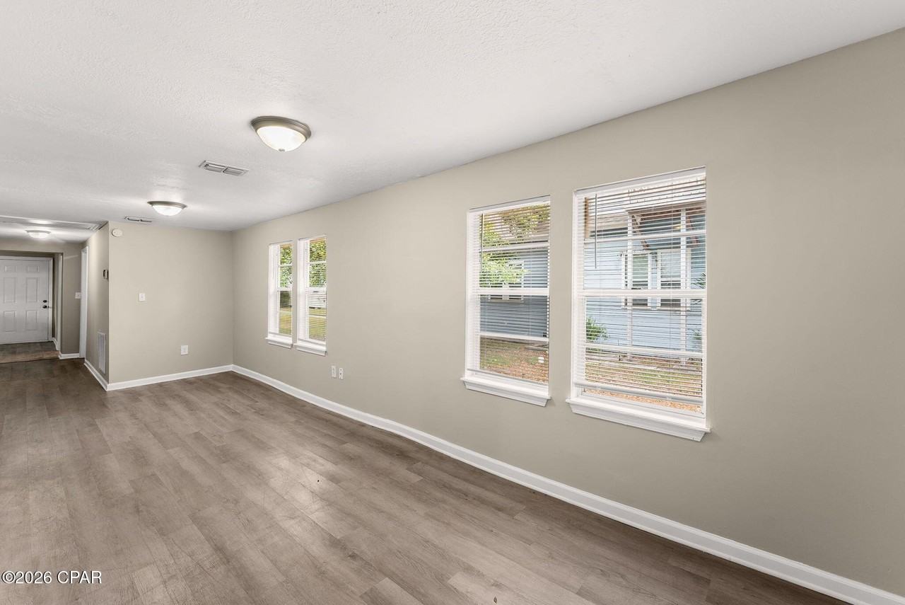 119 College Ave Apt 7 #7 - Photo 7 of 28