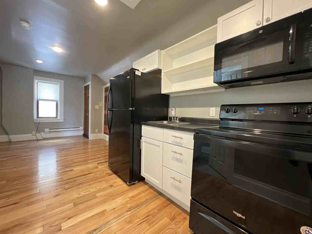 721 Bluff St #4 - Photo 5 of 12