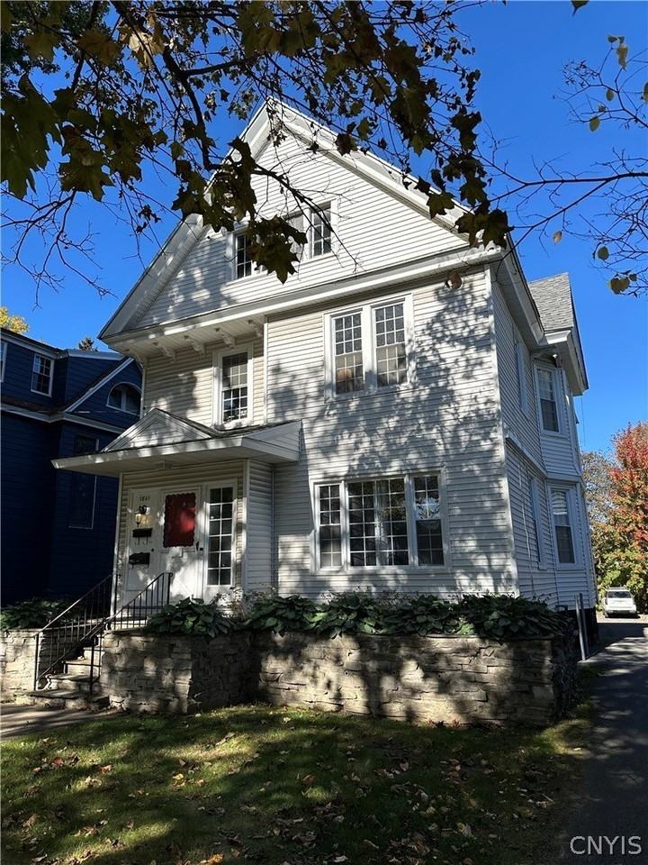 1801 James St Unit 2 - Photo 3 of 19