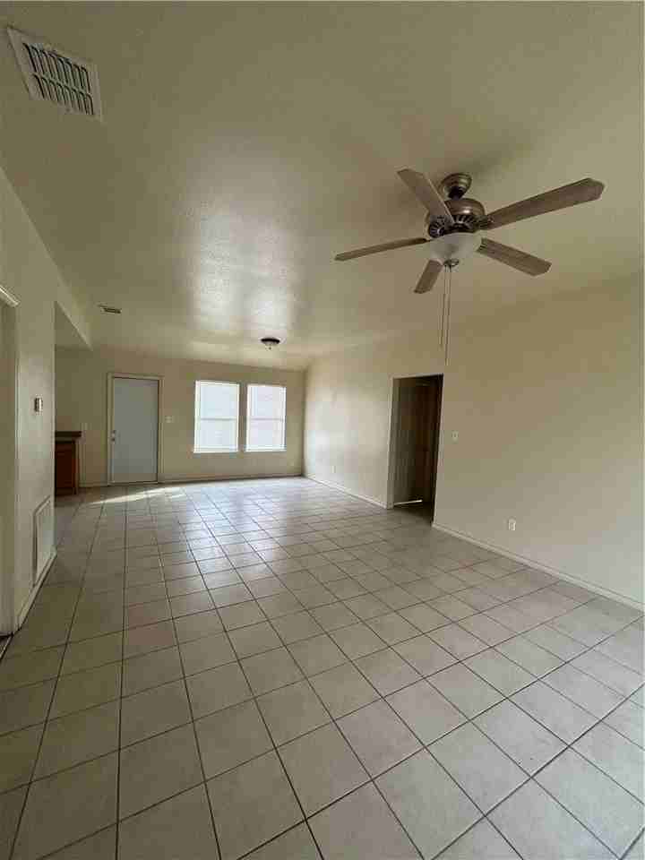 1401 Dewitt St - Photo 2 of 11