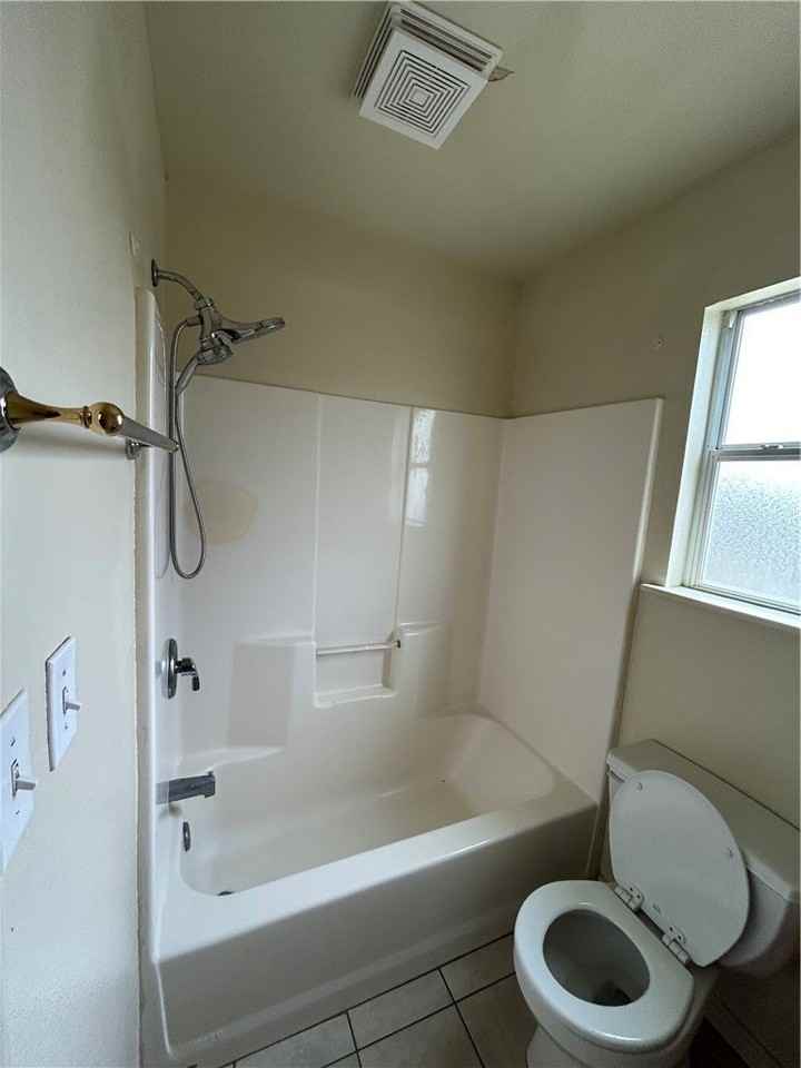 1401 Dewitt St - Photo 5 of 11