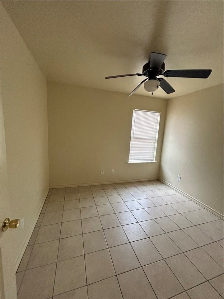 1401 Dewitt St - Photo 6 of 11