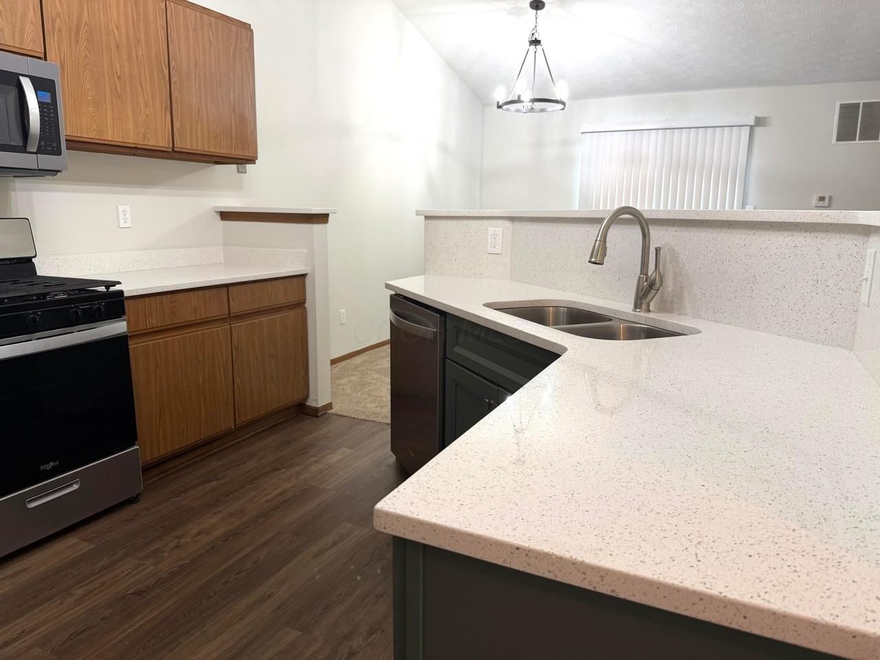 824 Crofton Pl - Photo 6 of 21