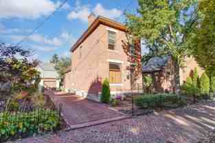 557 S Grant Ave - Photo 1 of 1