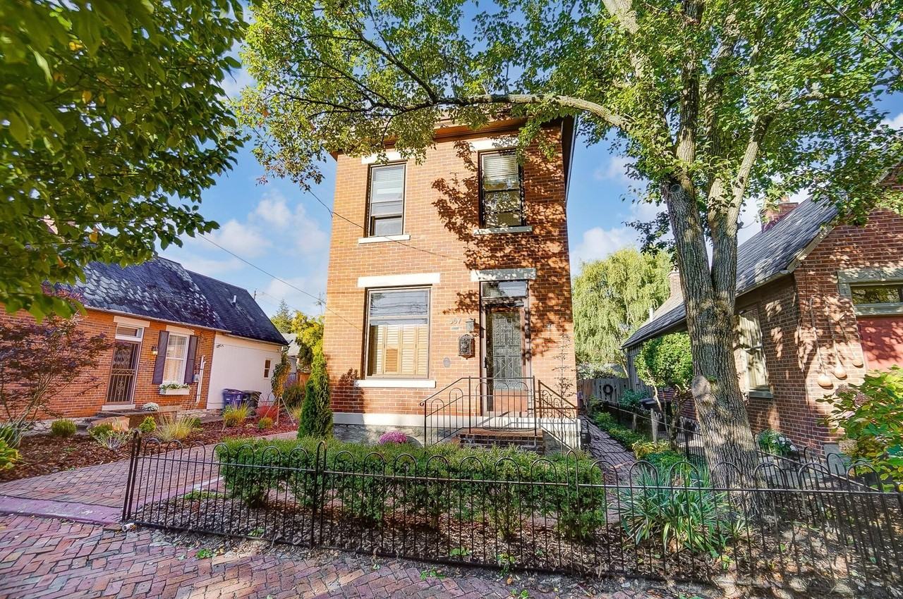 557 S Grant Ave - Photo 2 of 50