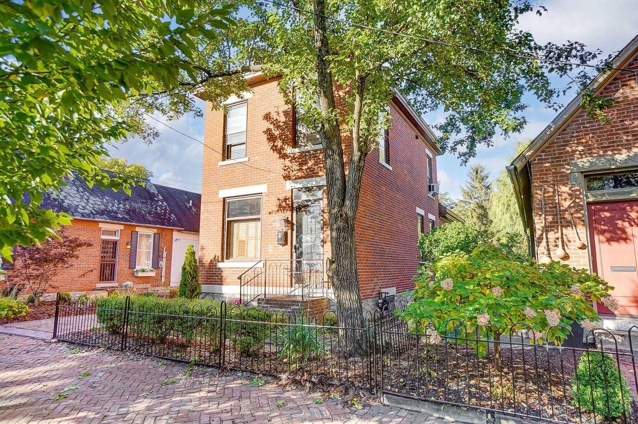 557 S Grant Ave - Photo 3 of 50