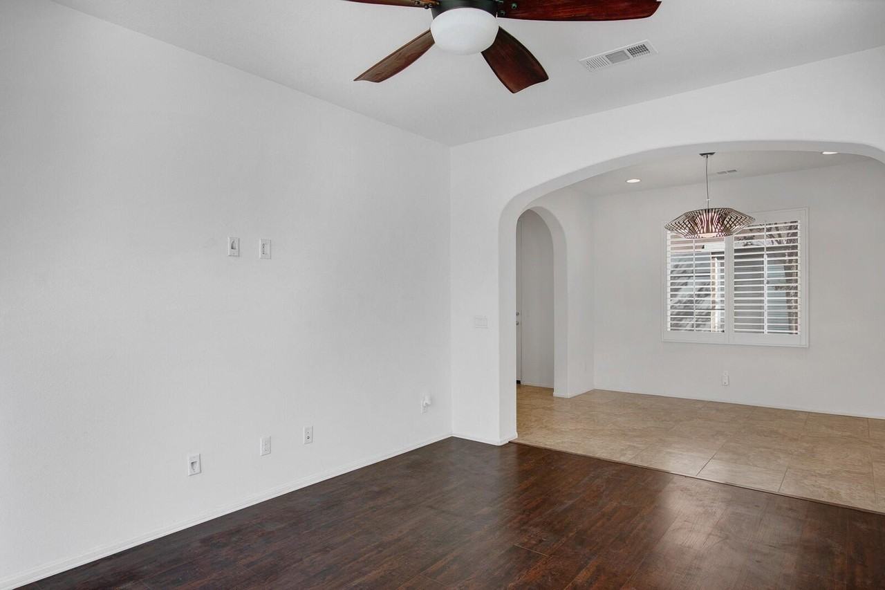 607 Calle Vibrante - Photo 2 of 31