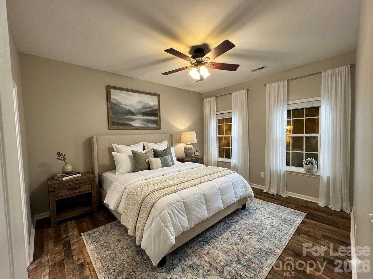 8734 Arrowhead Place Ln - Photo 3 of 21