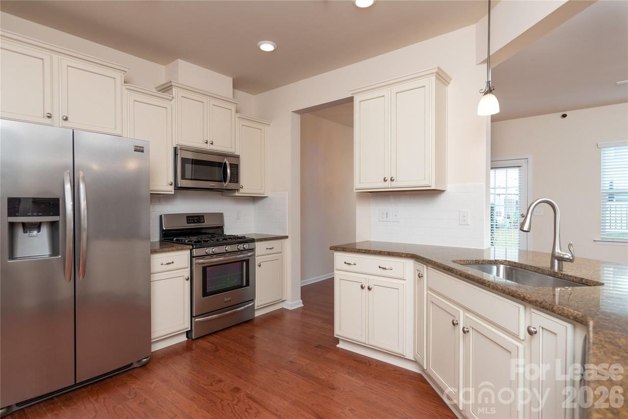 106C Clarendon St Unit C - Photo 3 of 38