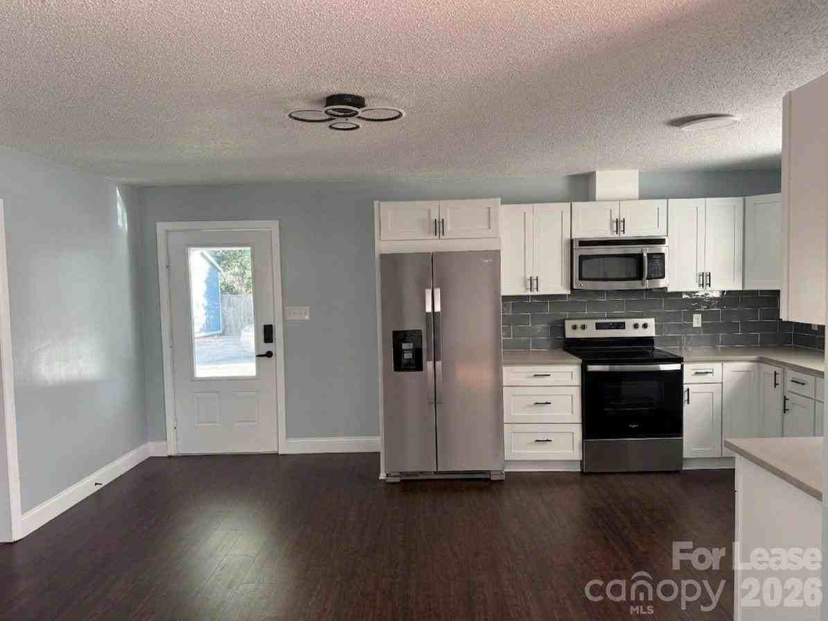 4488 Giles Ave - Photo 2 of 15