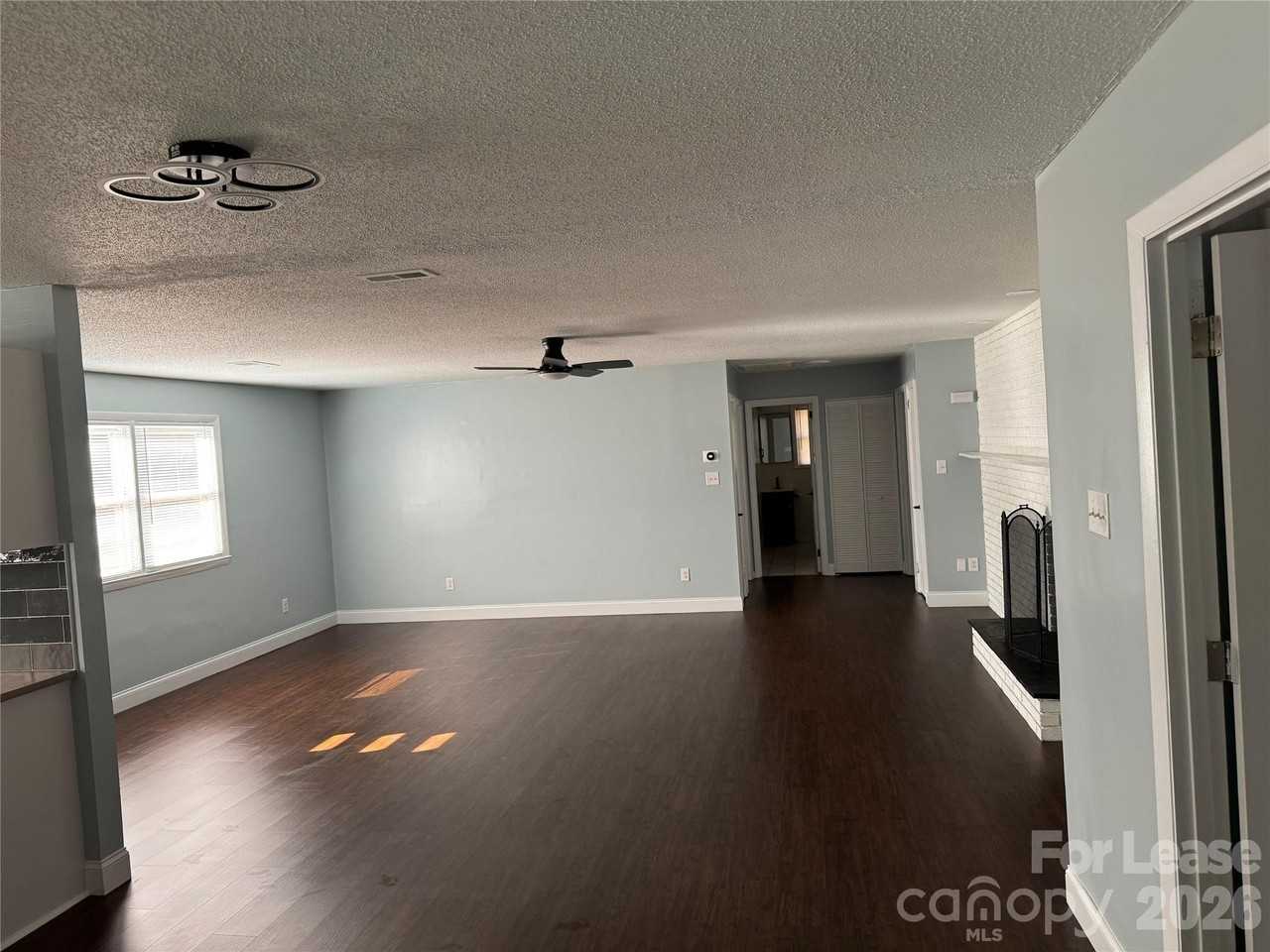 4488 Giles Ave - Photo 5 of 15