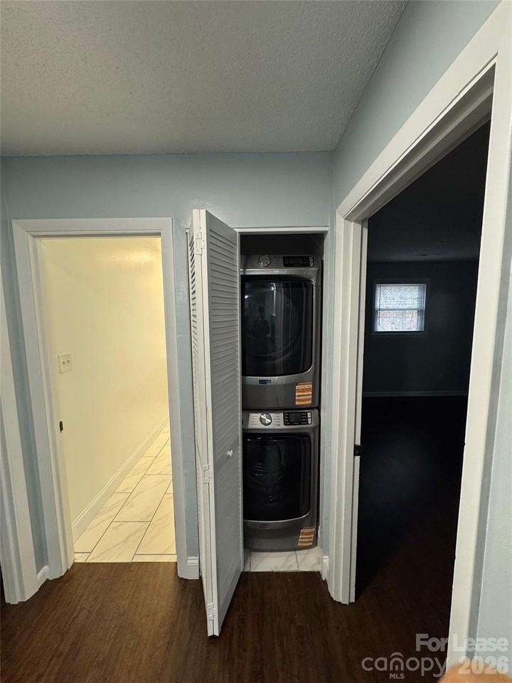 4488 Giles Ave - Photo 7 of 15