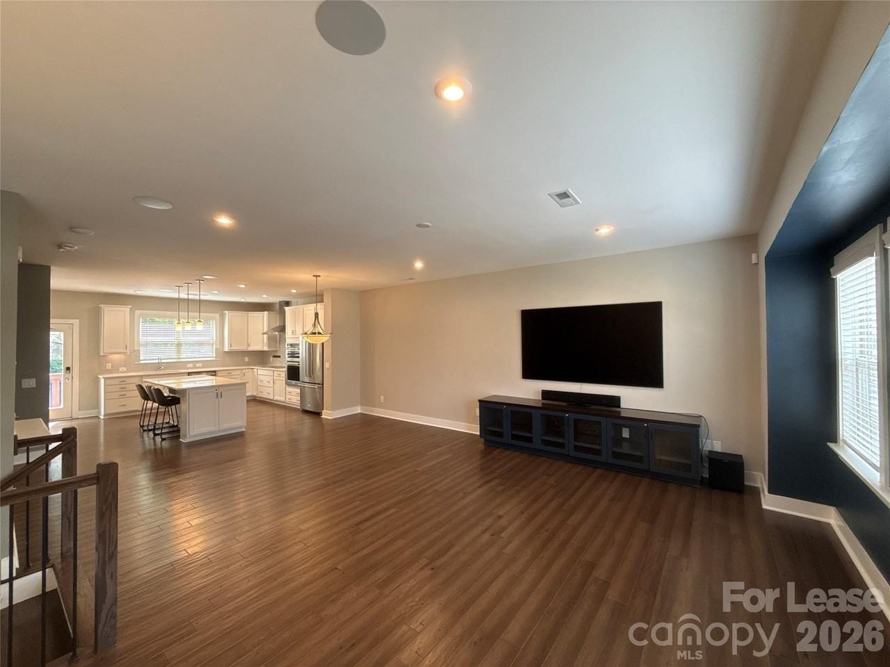 17023 Soho Dr - Photo 3 of 48