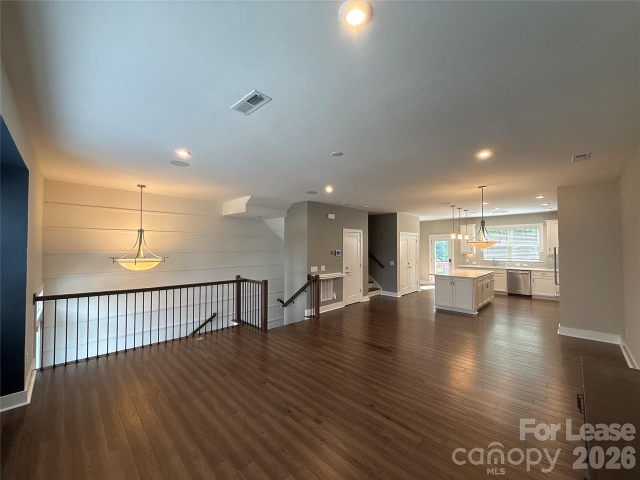 17023 Soho Dr - Photo 4 of 48