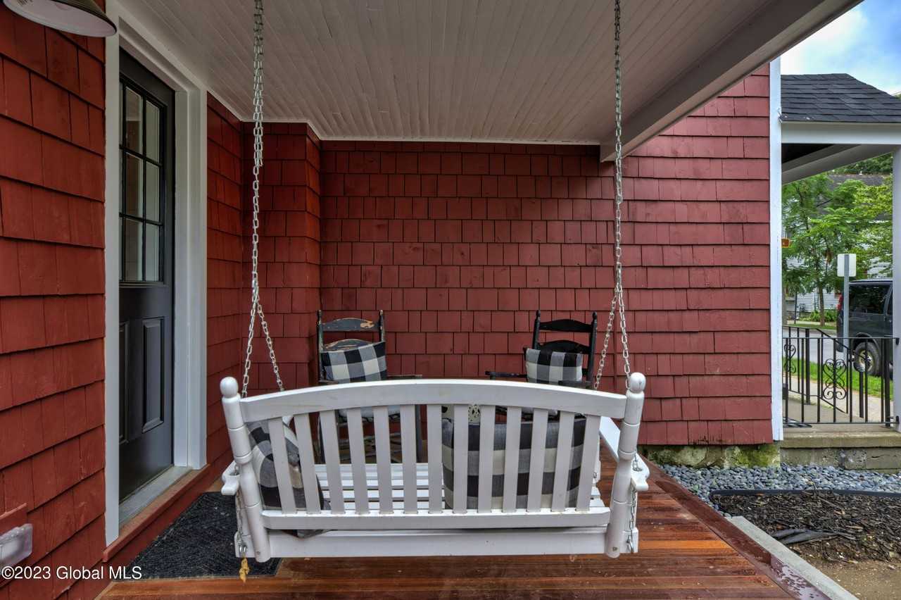 10 Marion Pl - Photo 2 of 23