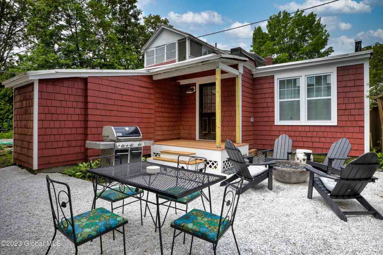 10 Marion Pl - Photo 3 of 23