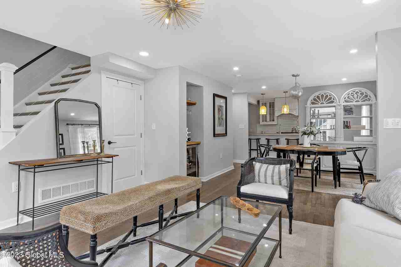 10 Marion Pl - Photo 7 of 23