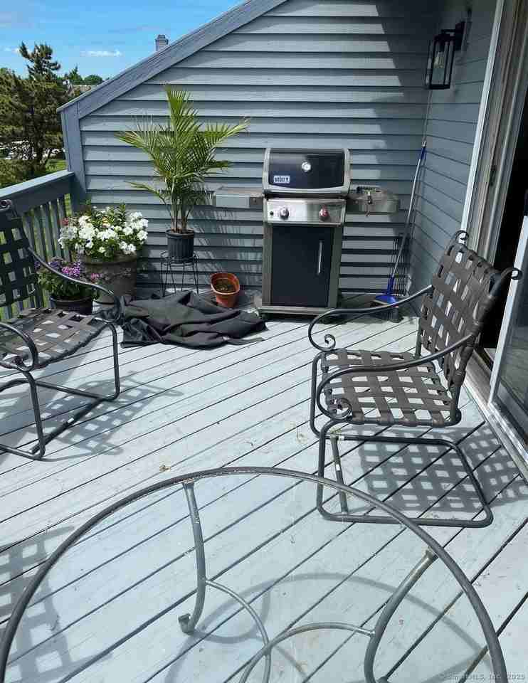 1 Island Dr Unit 9 - Photo 4 of 21