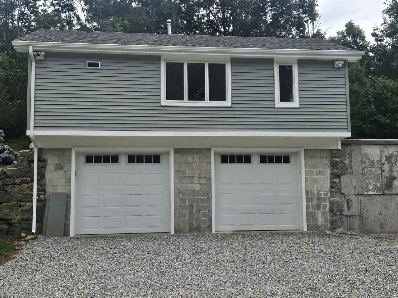 382 Flanders Rd - Photo 2 of 14