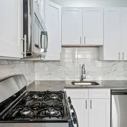 5437 S University Ave #A - Photo 7 of 8