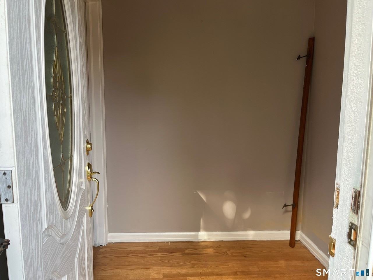 195 Valley St - Photo 2 of 8