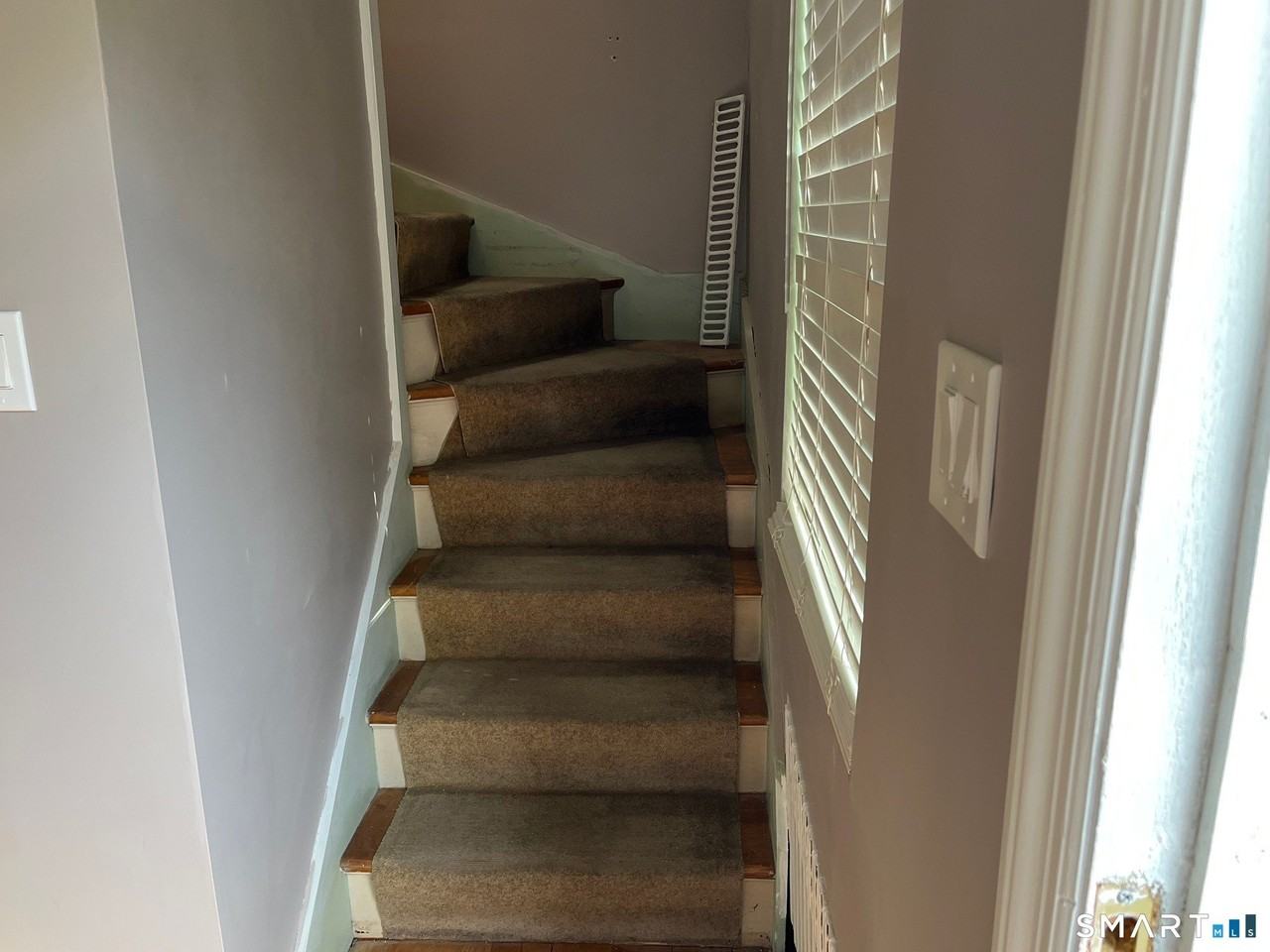 195 Valley St - Photo 3 of 8