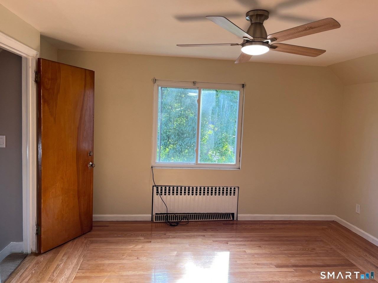 195 Valley St - Photo 4 of 8